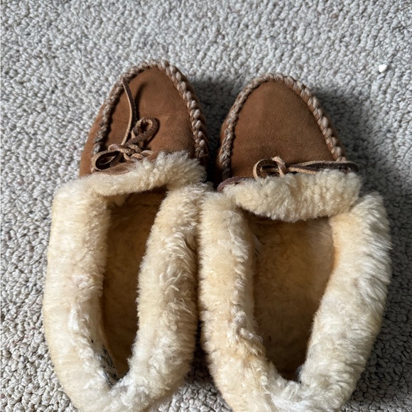 Cozy Brown Shearling Slippers-LL Bean - Picture 1 of 4